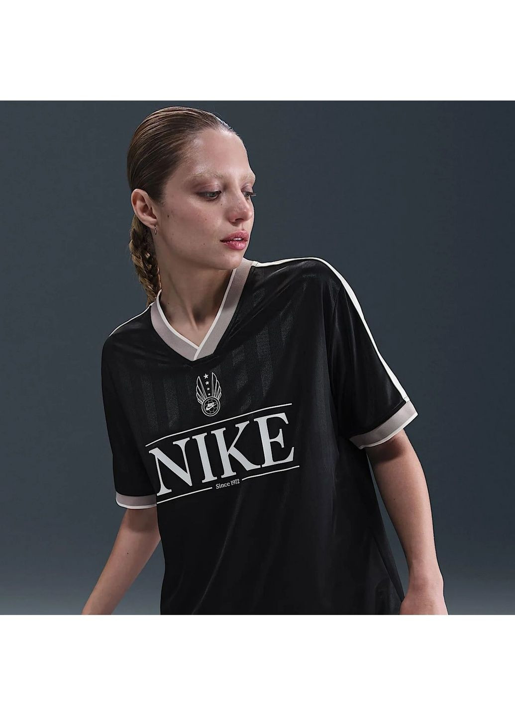Футболка жіноча Sportswear V-Neck Jersey Top Black Nike - (365962389)