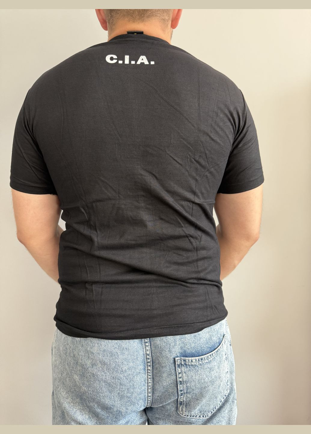 Черная мужская футболка "c.i.a. cannabis inhalers association", черная с тематическим принтом с коротким рукавом Mister Bang