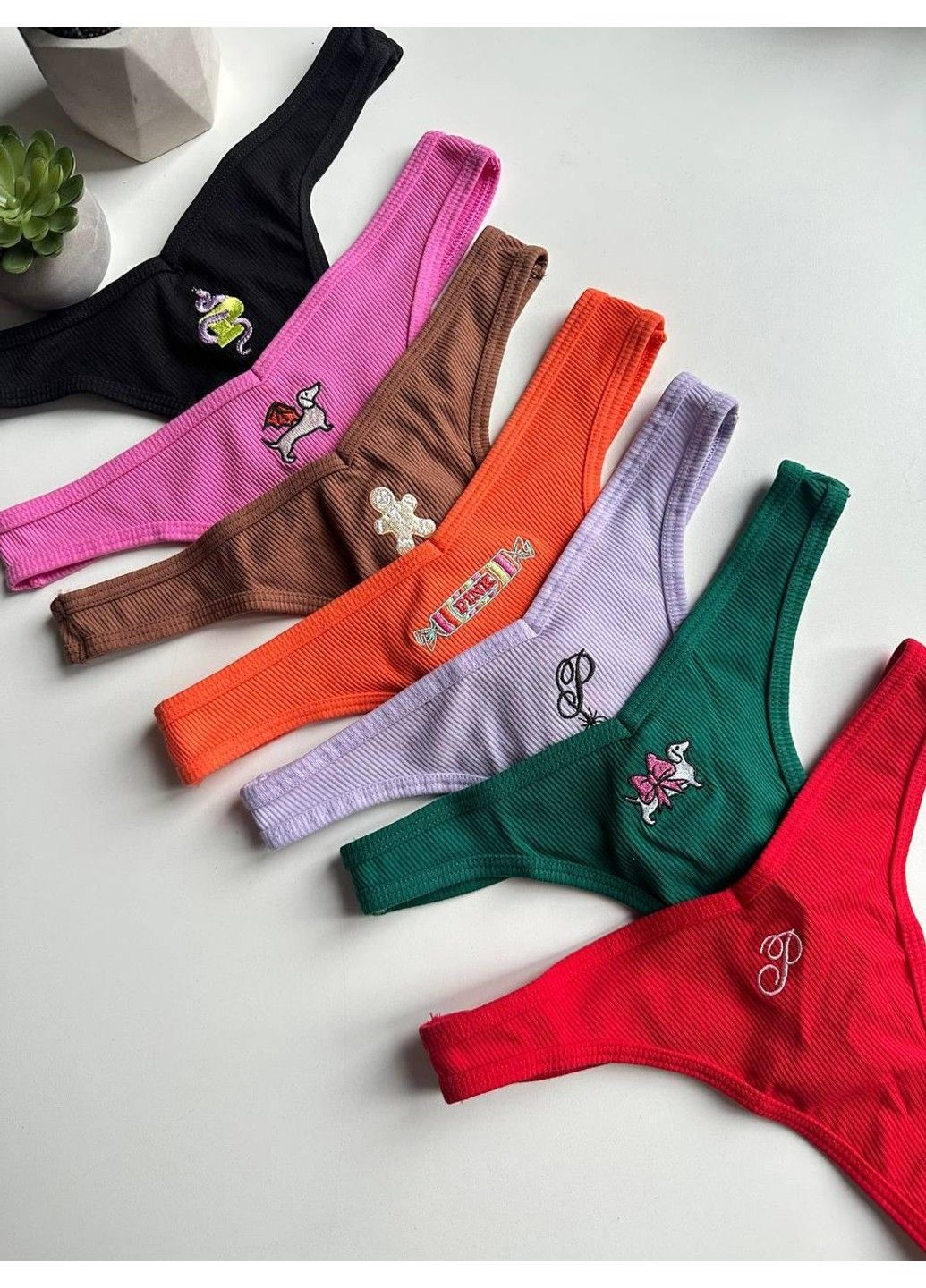 Трусики-стрінги жіночі PINK Victorias Secret червоні XL Victoria's Secret (316659252)