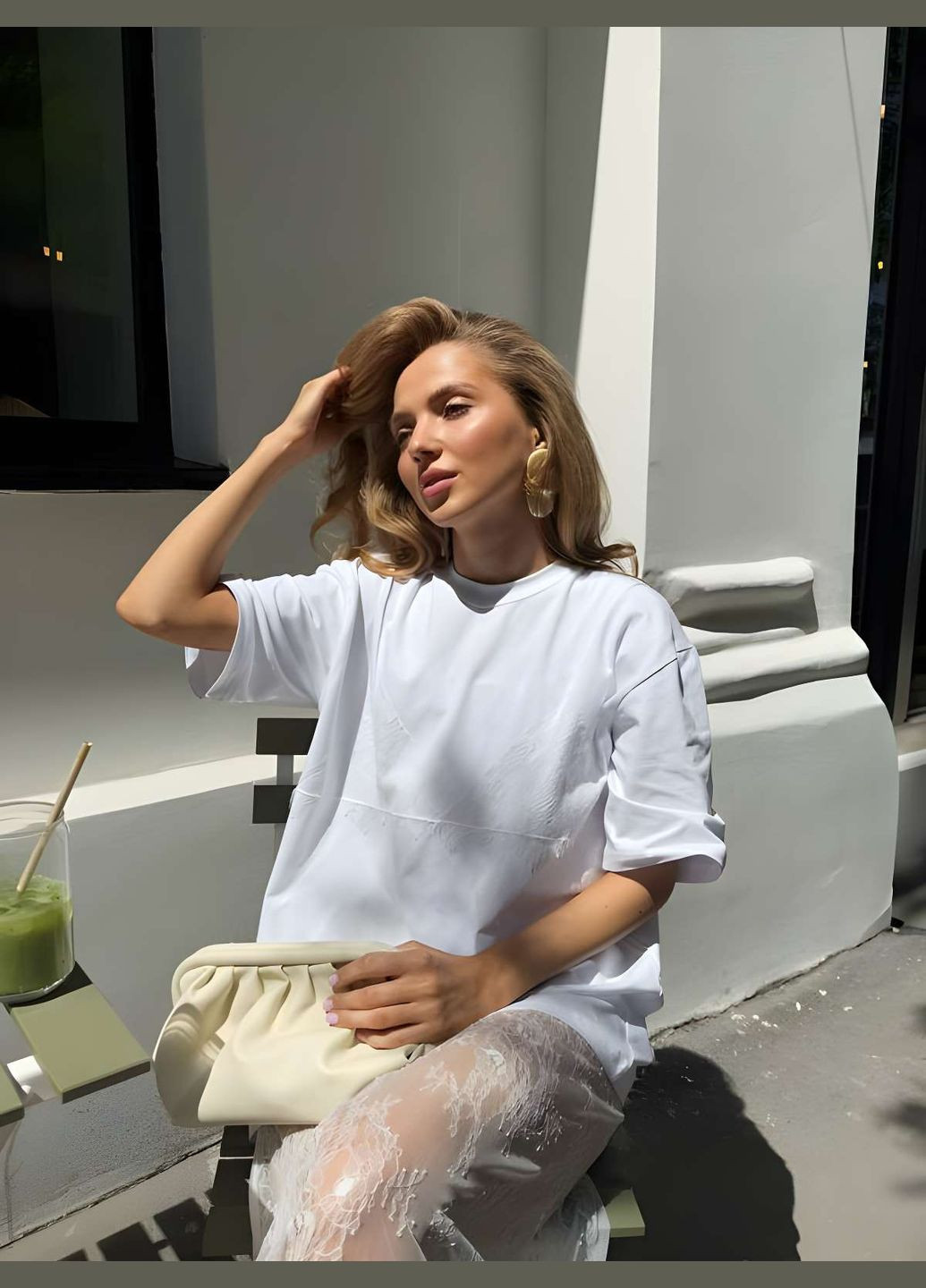 Женская качественная хлопковая футболка оверсайз с кружевом белый one size хлопок Україна - (339402809)