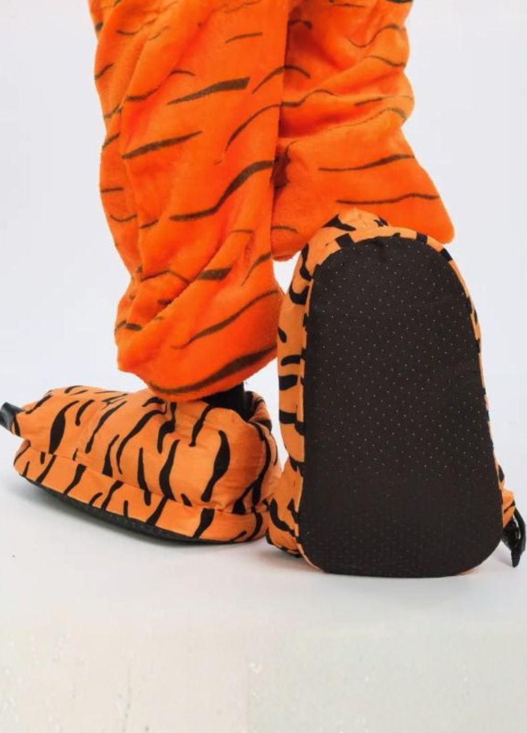 Оранжевые плюшевые тапочки лапы с антискользящей подошвой тигр для девочек My Kigu