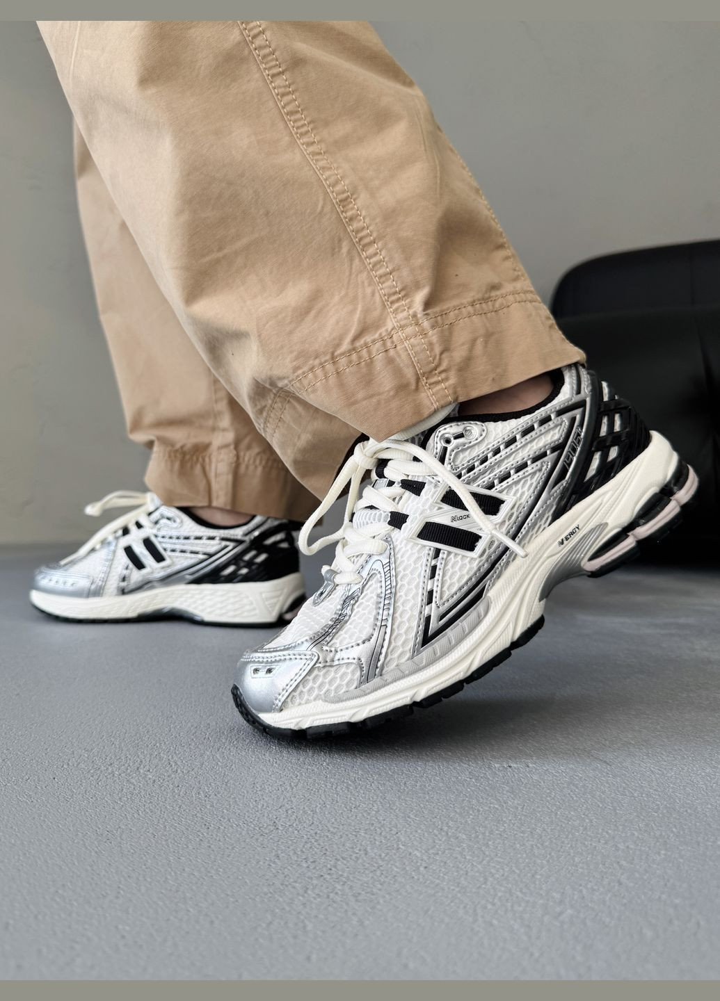 Кроссовки женские и мужские New Balance 1906R white metallic gold | Нью Беланс 1906R белые No Brand белые демисезоны (340116933)