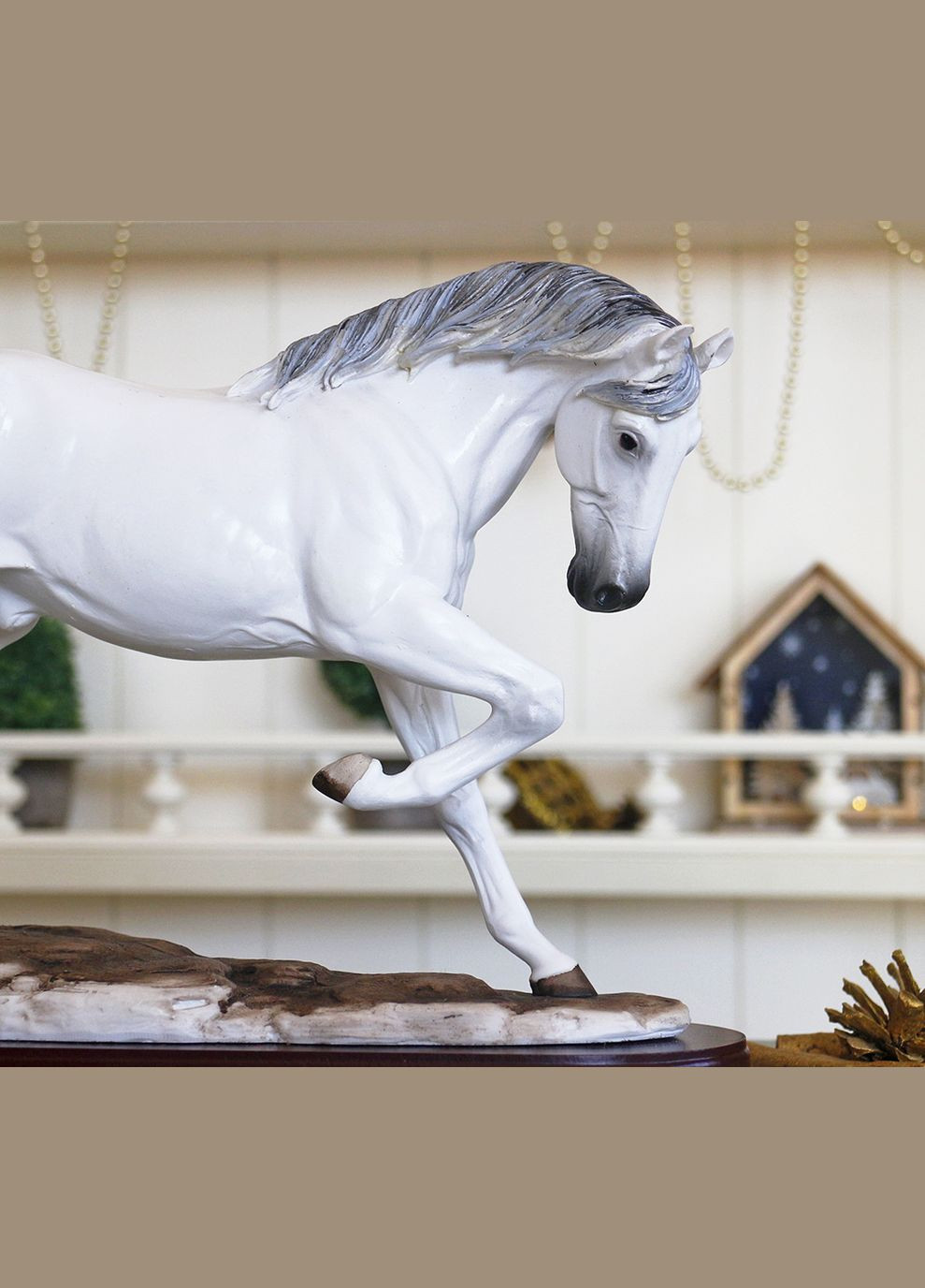 Статуетка біла конячка 32,5*10*21 (SM00269-1) Гранд Презент (282743516)