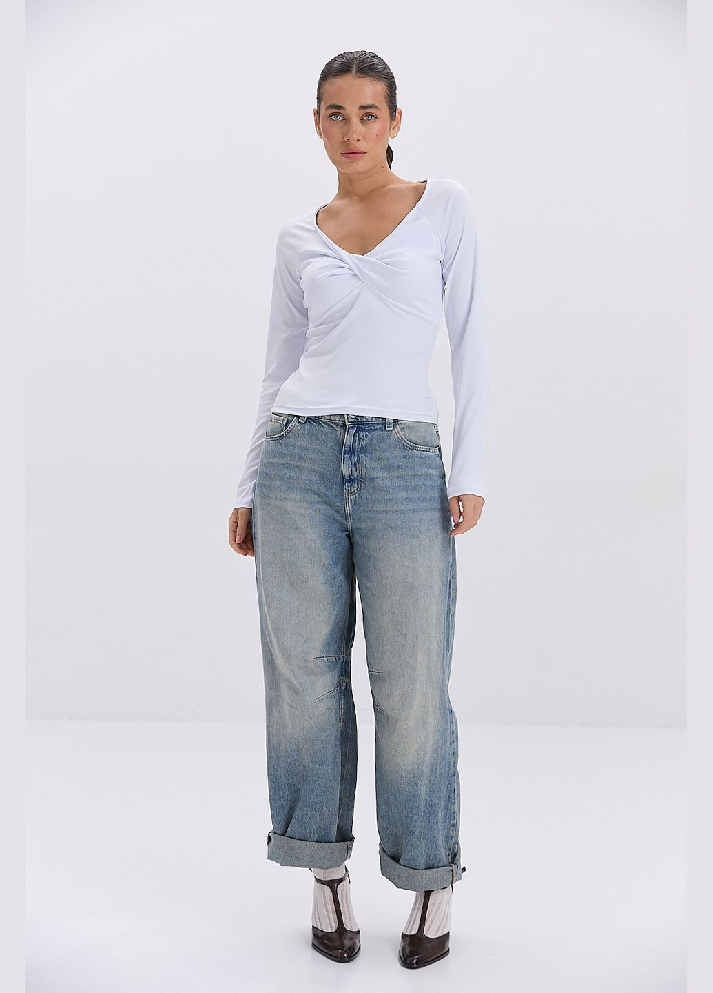 Жіночий лонгслів чорний з вузлом на грудях Arjen (324392486)