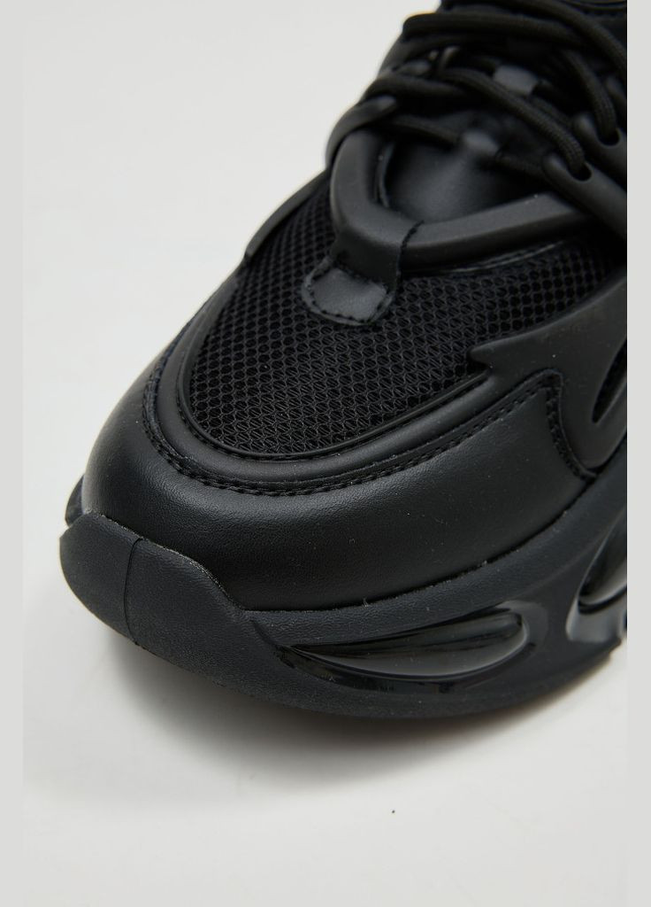 Черные демисезонные кроссовки 184523 Lonza