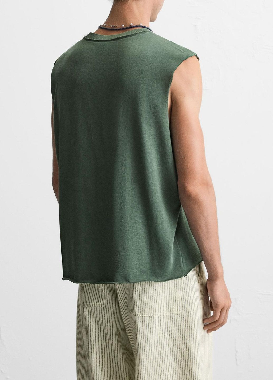 Серо-зеленая футболка Zara