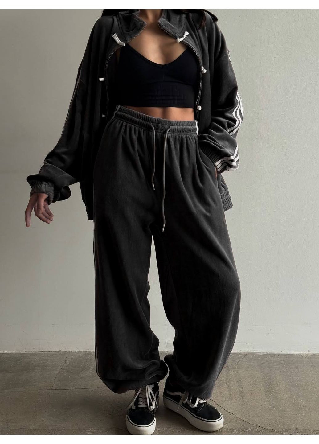 Трендовый велюровый костюм Adelante (354698782)