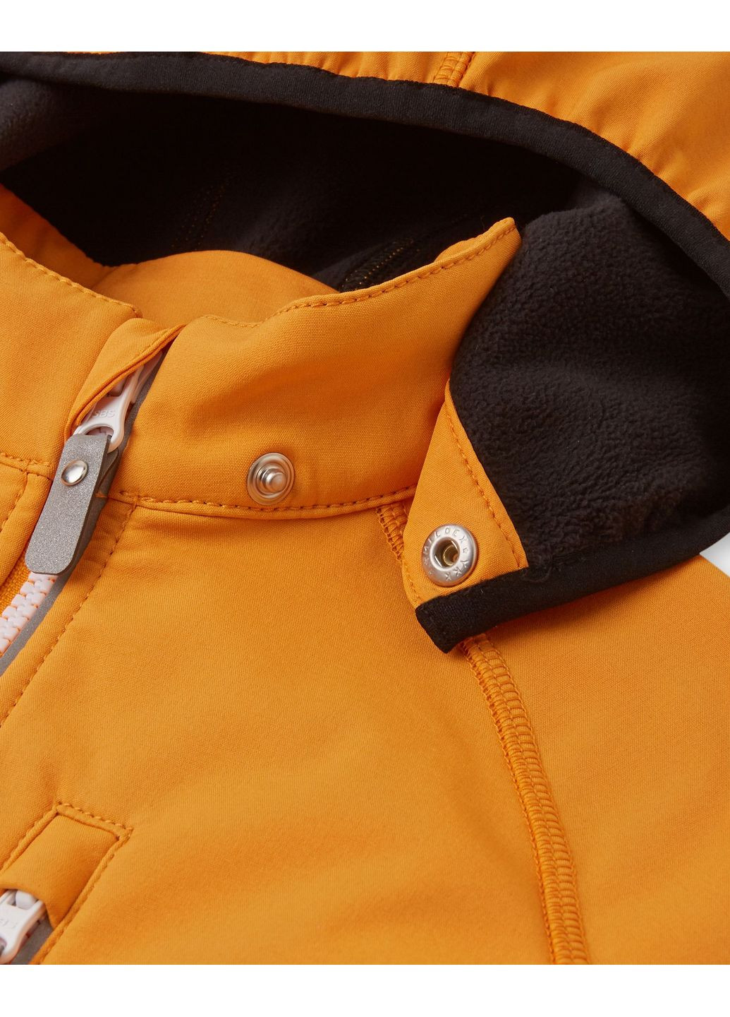 Помаранчева демісезонна куртка softshell Reima Vantti