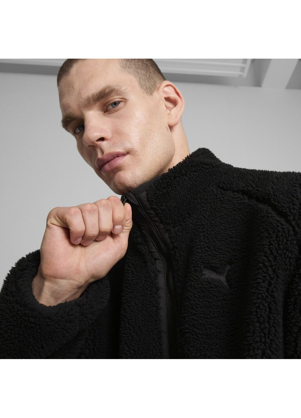 Черная демисезонная куртка reversible sherpa jacket men Puma