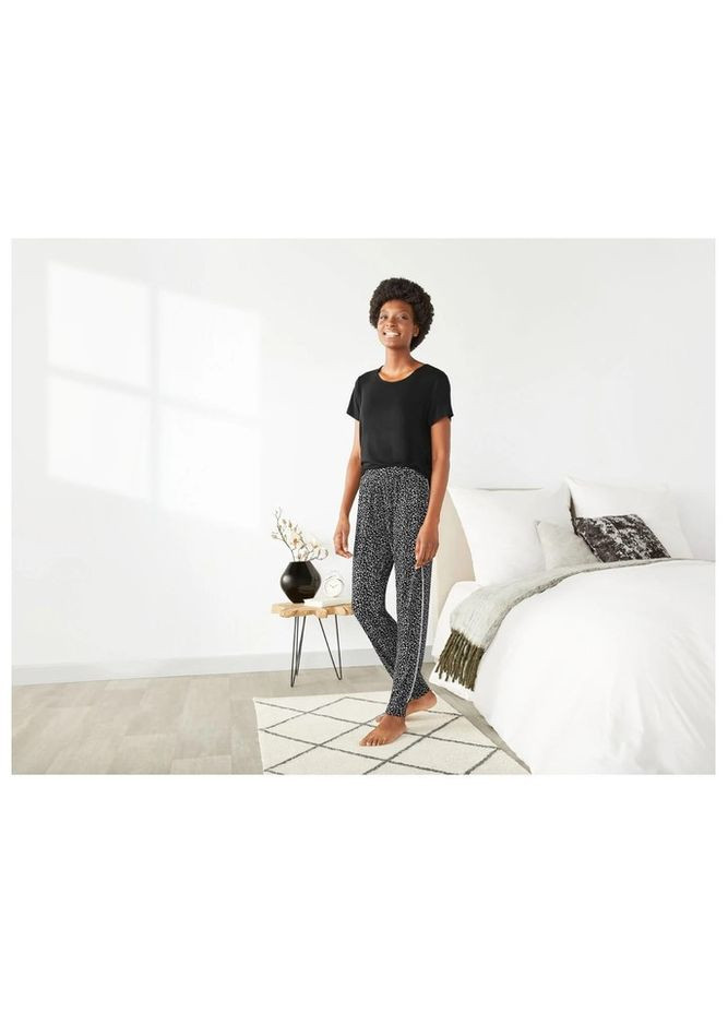 Черная всесезон пижама из вискозы для женщин футболка + брюки Esmara Піжама