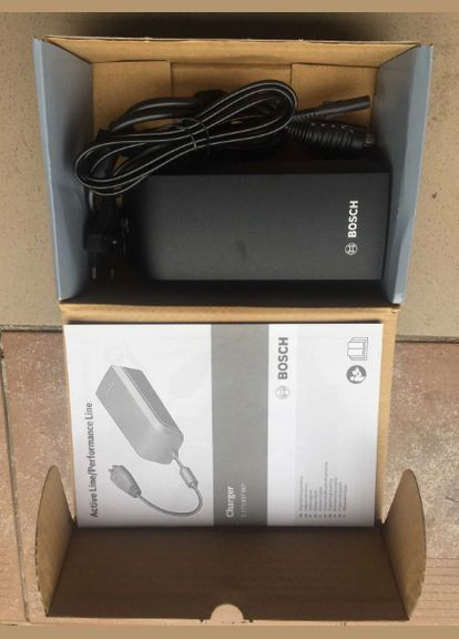 Зарядний пристрій Bosch (346528958)