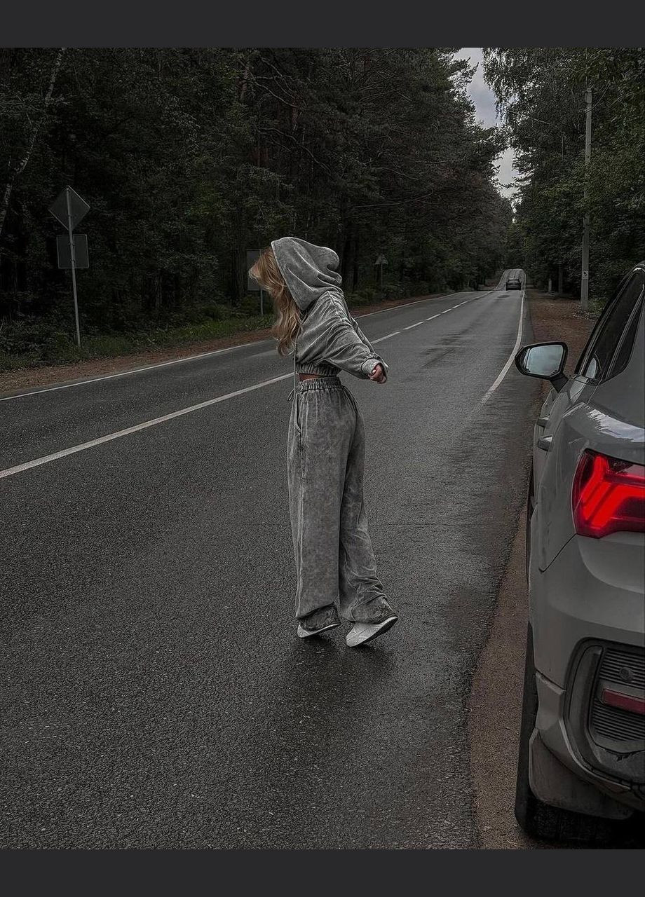 Теплий жіночий костюм на флісі з укороченою кофтою No Brand (306718104)