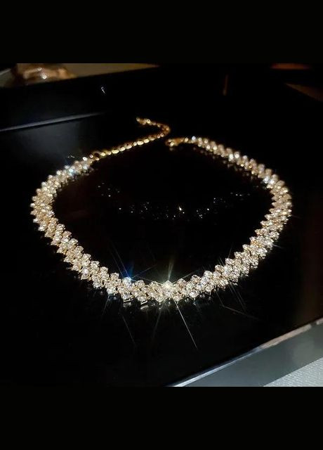 Ожерелье с множеством белых фианитов золотистое Liresmina Jewelry (285781004)