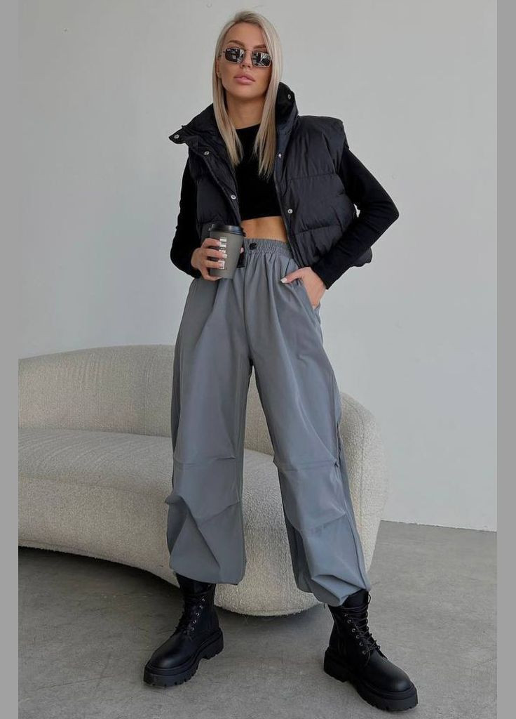 Спортивные штаны женские серого цвета Let's Shop (302209612)