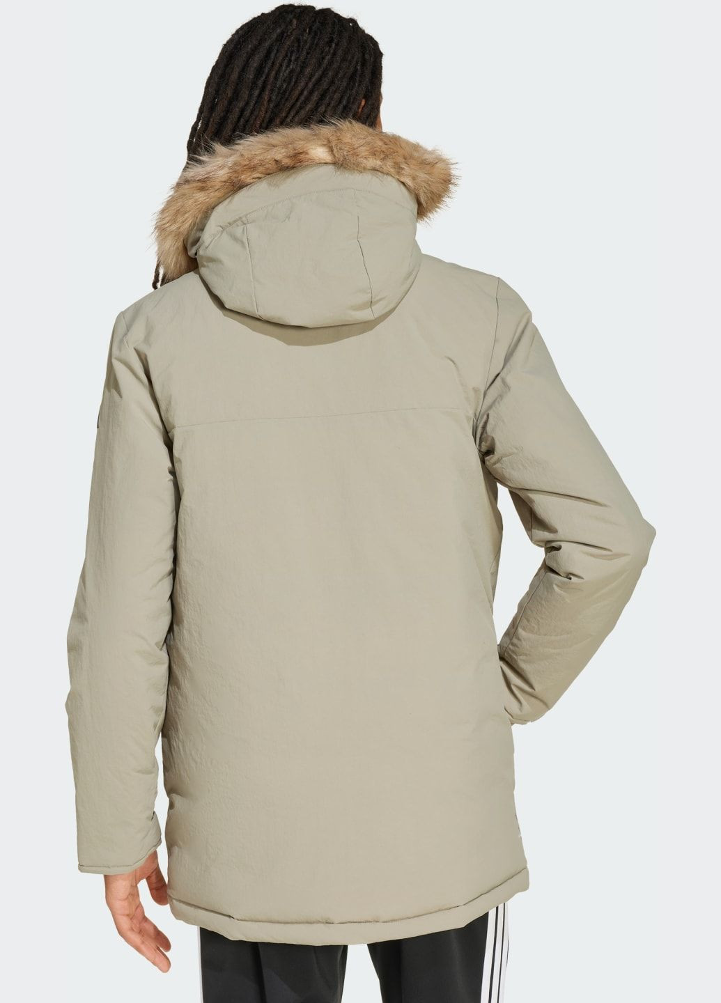 Зеленая демисезонная парка paveric climawarm fur adidas