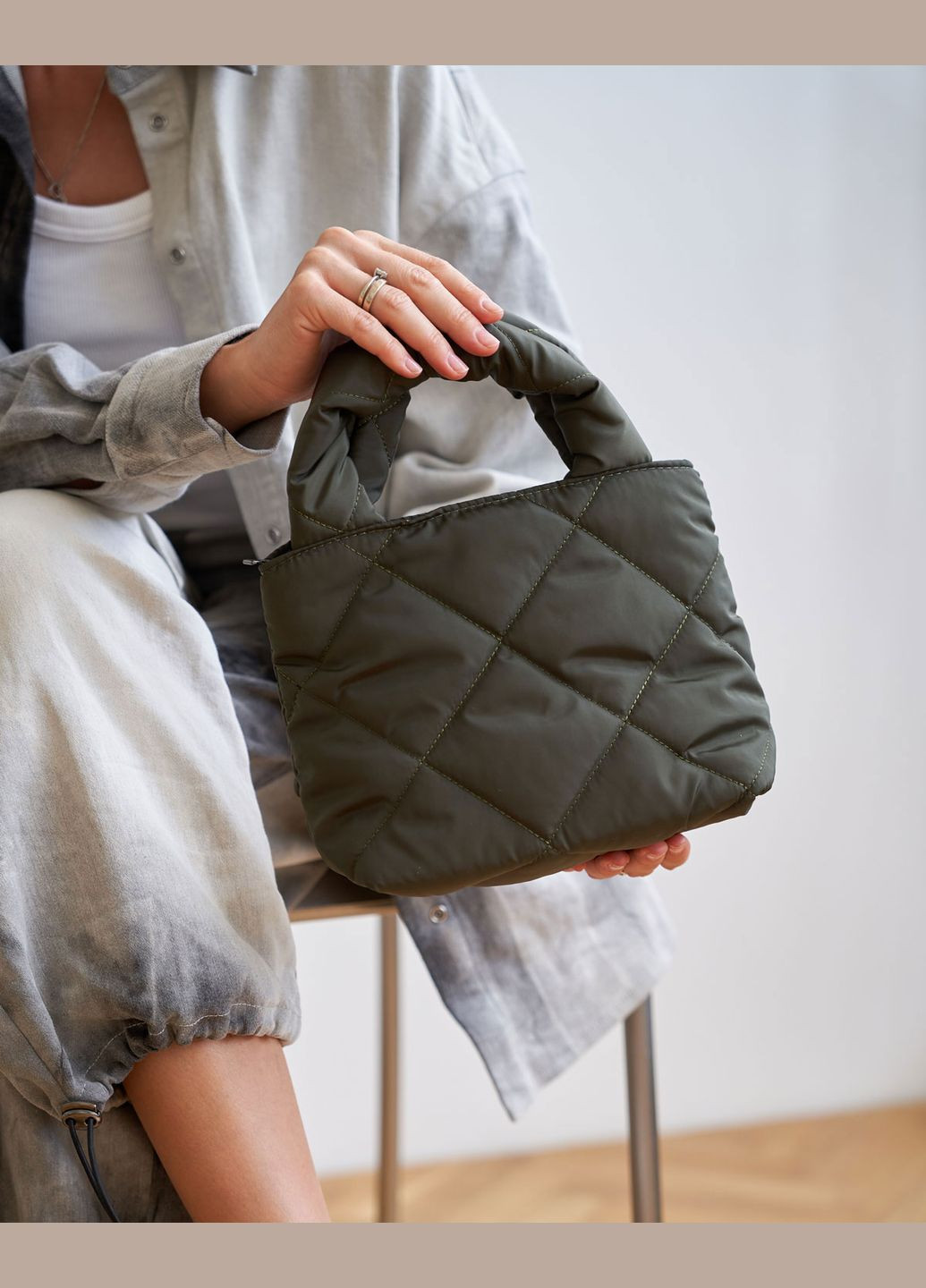 Женская сумка среднего размера Лулу с мехом серая (sumka-znocha-kra) WeLassie (342199431)