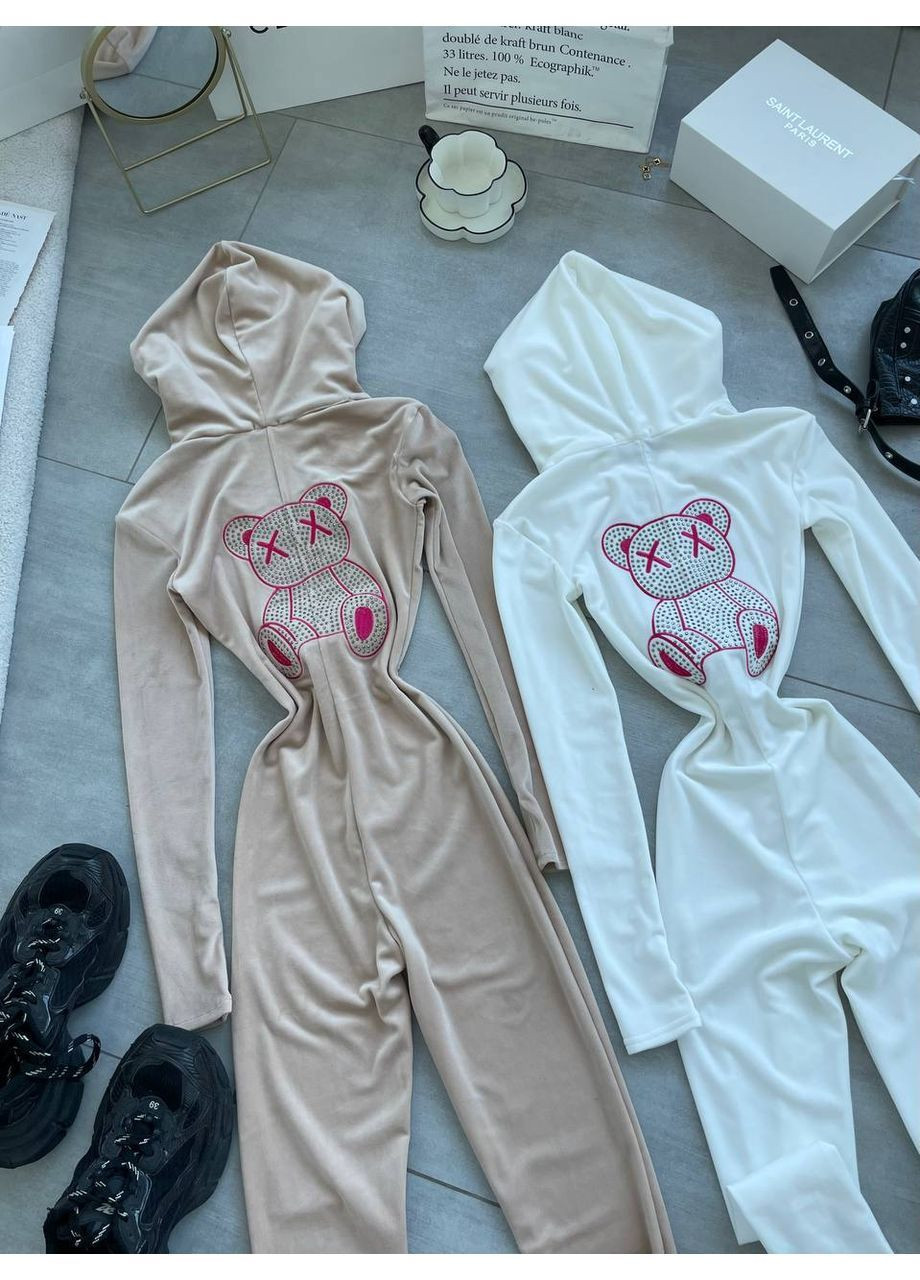 Комбинезон 605 дорогой велюр Турция,на спинке вышивка,вырез под пальчик Україна бежевый