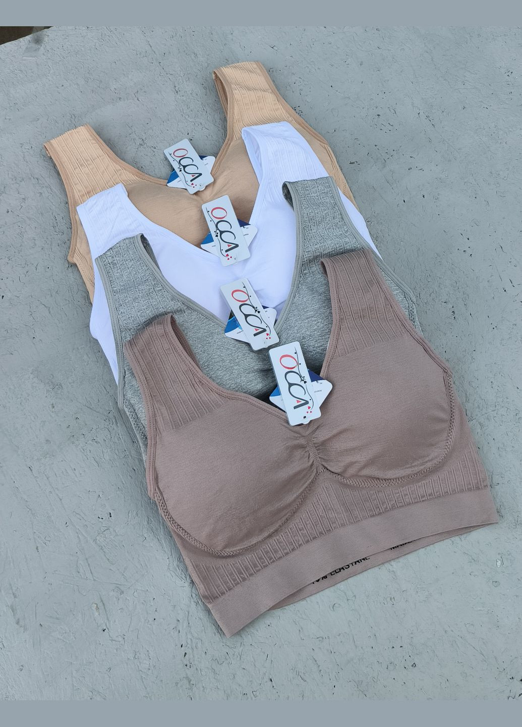 Серый топ топ на широких бретелях No Brand без косточек