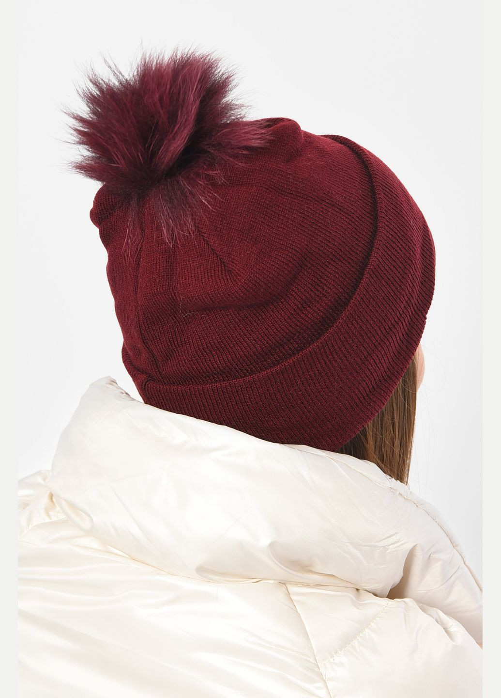 Шапка женская демисезонная однотонная с бубоном бордового цвета Let's Shop (302786197)