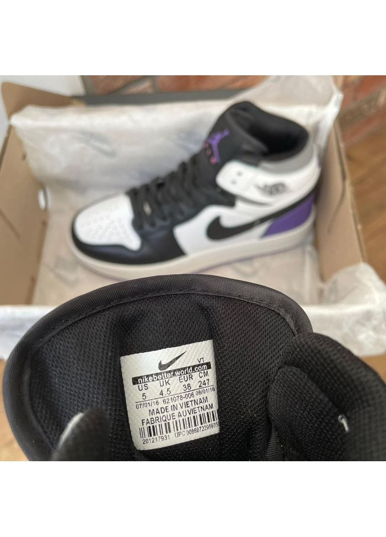 Білі Осінні кросівки чоловічі nike air jordan 1 retro varcity purple v2 найк аір джордан No Brand