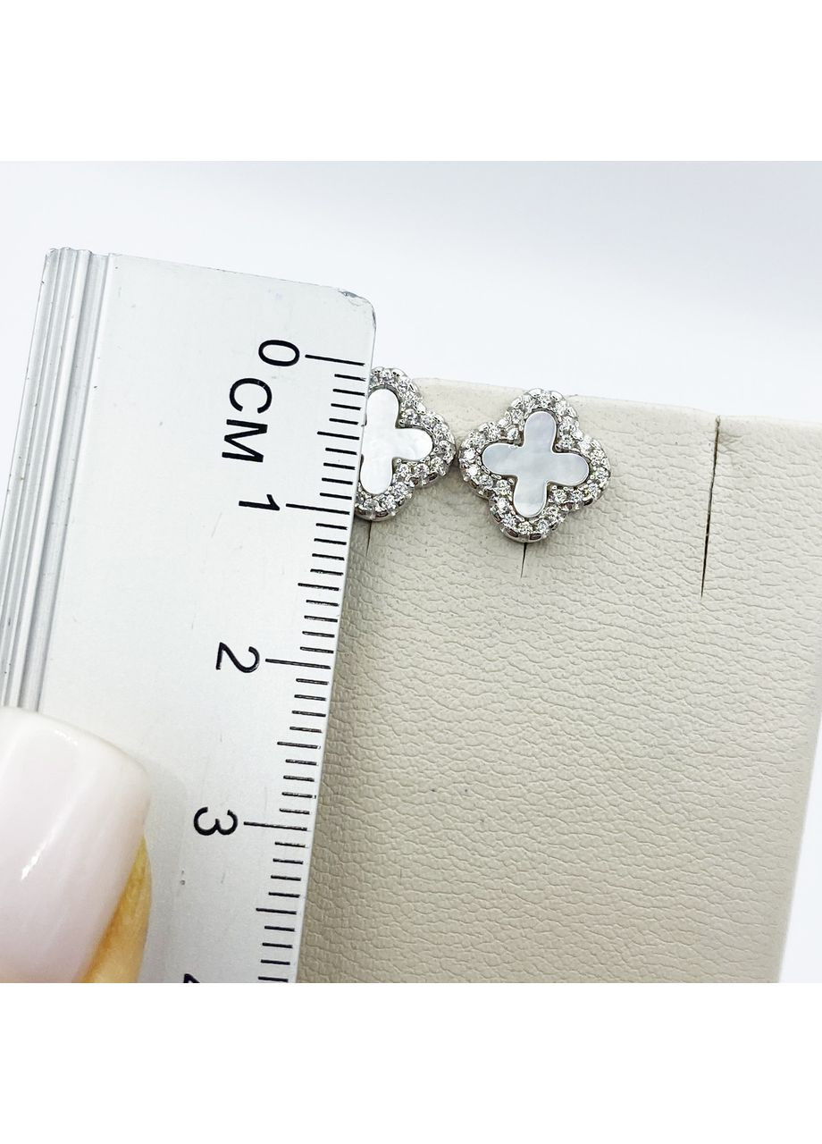 Серьги-пусеты серебряные с перламутром "Клевер" 2,29 г No Brand (369737605)