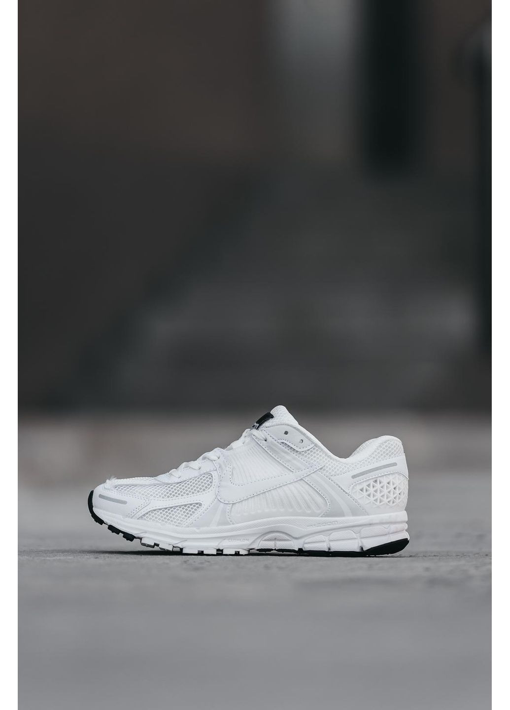 Белые демисезонные кроссовки мужские nike zoom vomero 5 white найк аир зум вомеро 5 No Brand