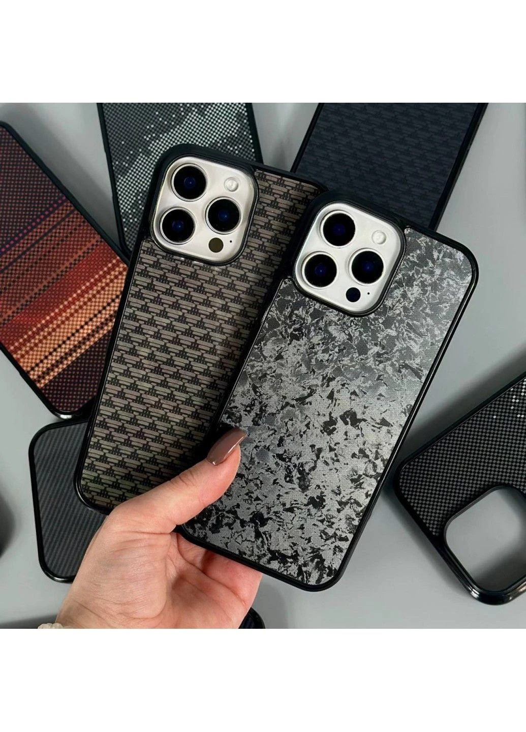 Чехол Gloss Elite Carbonique Magnetic для iPhone 17 Pro Piramid Black No Brand (382771328)