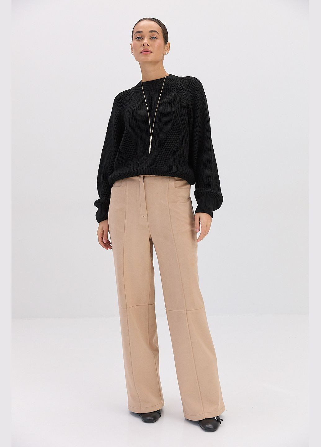 Замшевые женские брюки черные с декоративными швами Arjen (314901624)