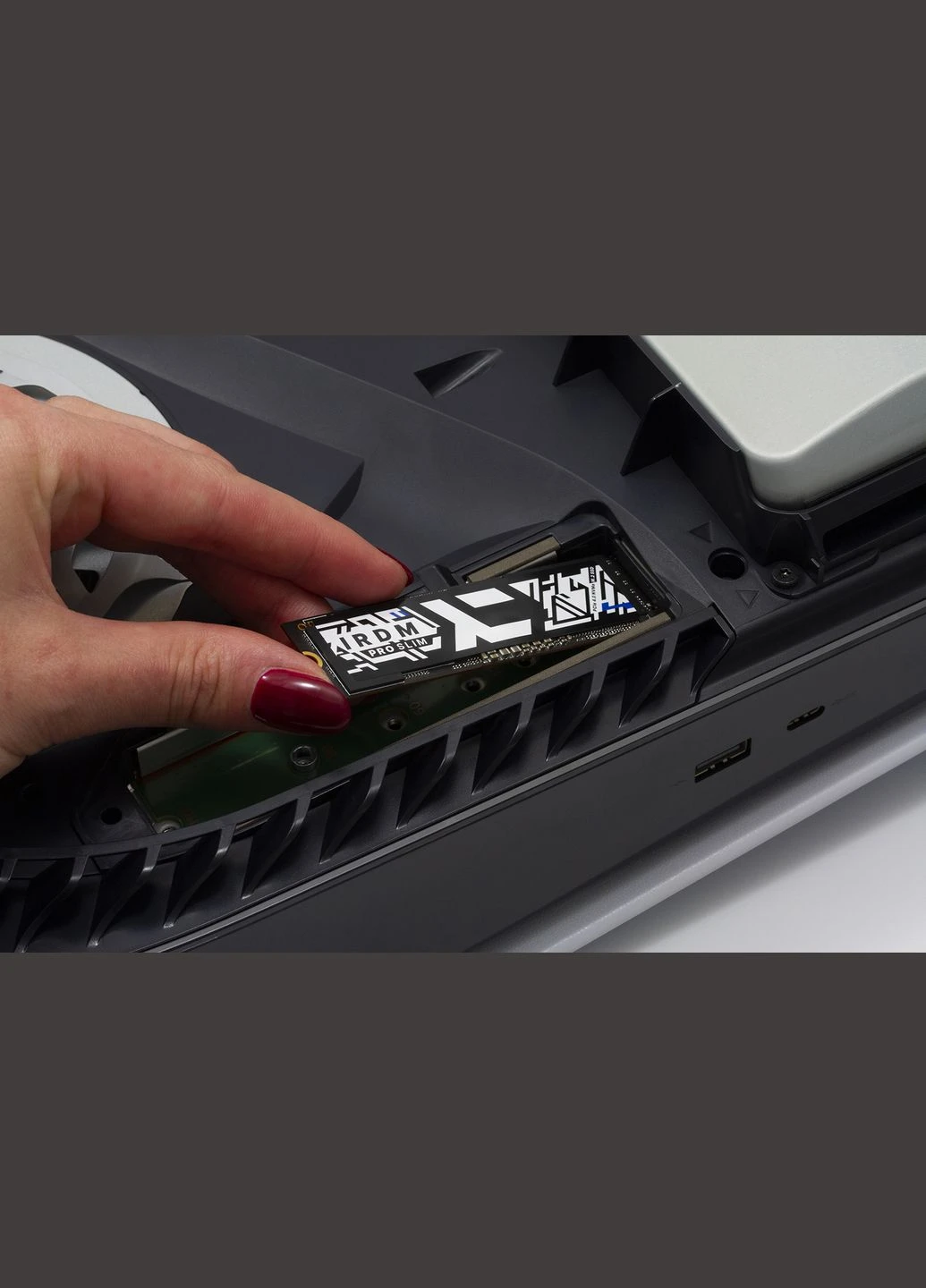 SSD накопитель IRDM PRO SLIM 2TB M.2 2280 PCIe 4x4 NVMe (IRPSSDPR-P44S-2K0-80) (6912177) Goodram (314750077)