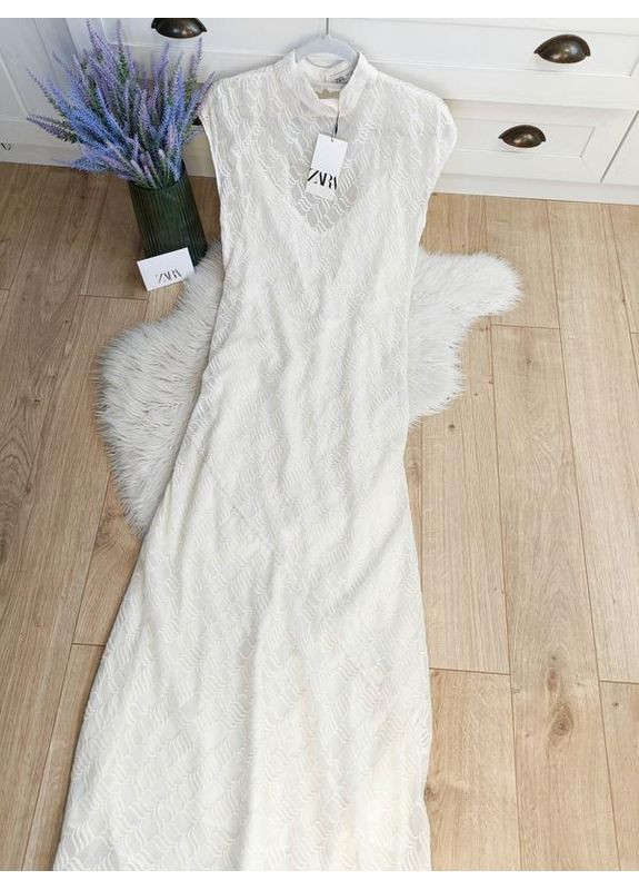 Белое длинное платье с вышивкой zw коллекция Zara