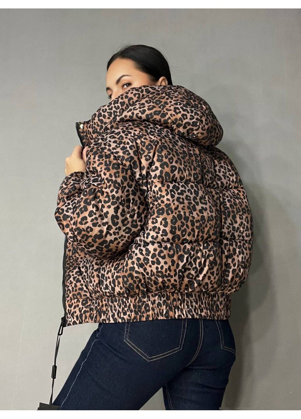 Коричнева демісезонна куртка жіноча 9006 коротка з капюшоном леопардовий принт на резинці демісезонна коричнева Lady yep