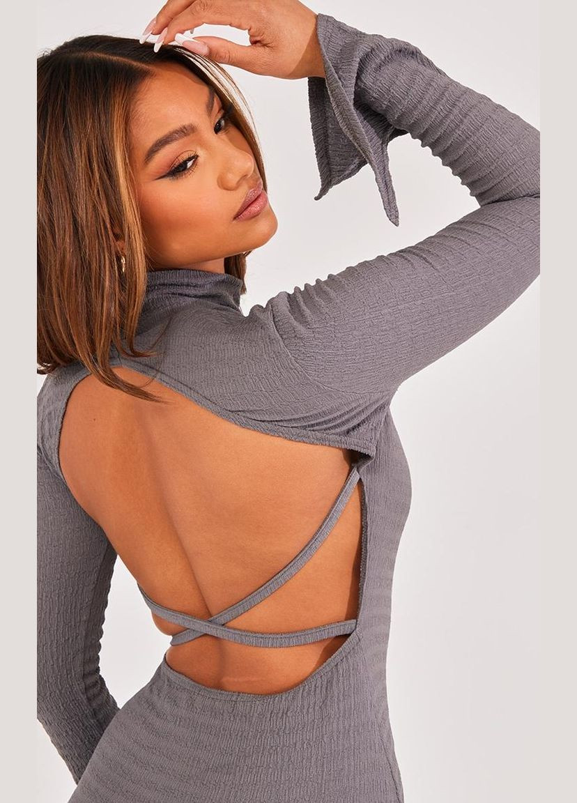 Серое платье PrettyLittleThing