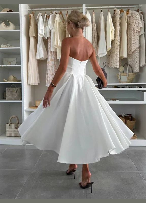 Білий кежуал, вечірня приталена сукня з пишною спідницею з пишною спідницею Adelante однотонна