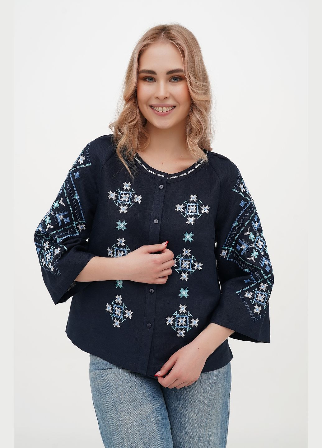 Синяя женская вышиванка из льна на пуговицах с ромбами и звездами вильха. синий, р.56, код 9451/56/999 ГАЛЕРЕЯ ЛЬОНУ