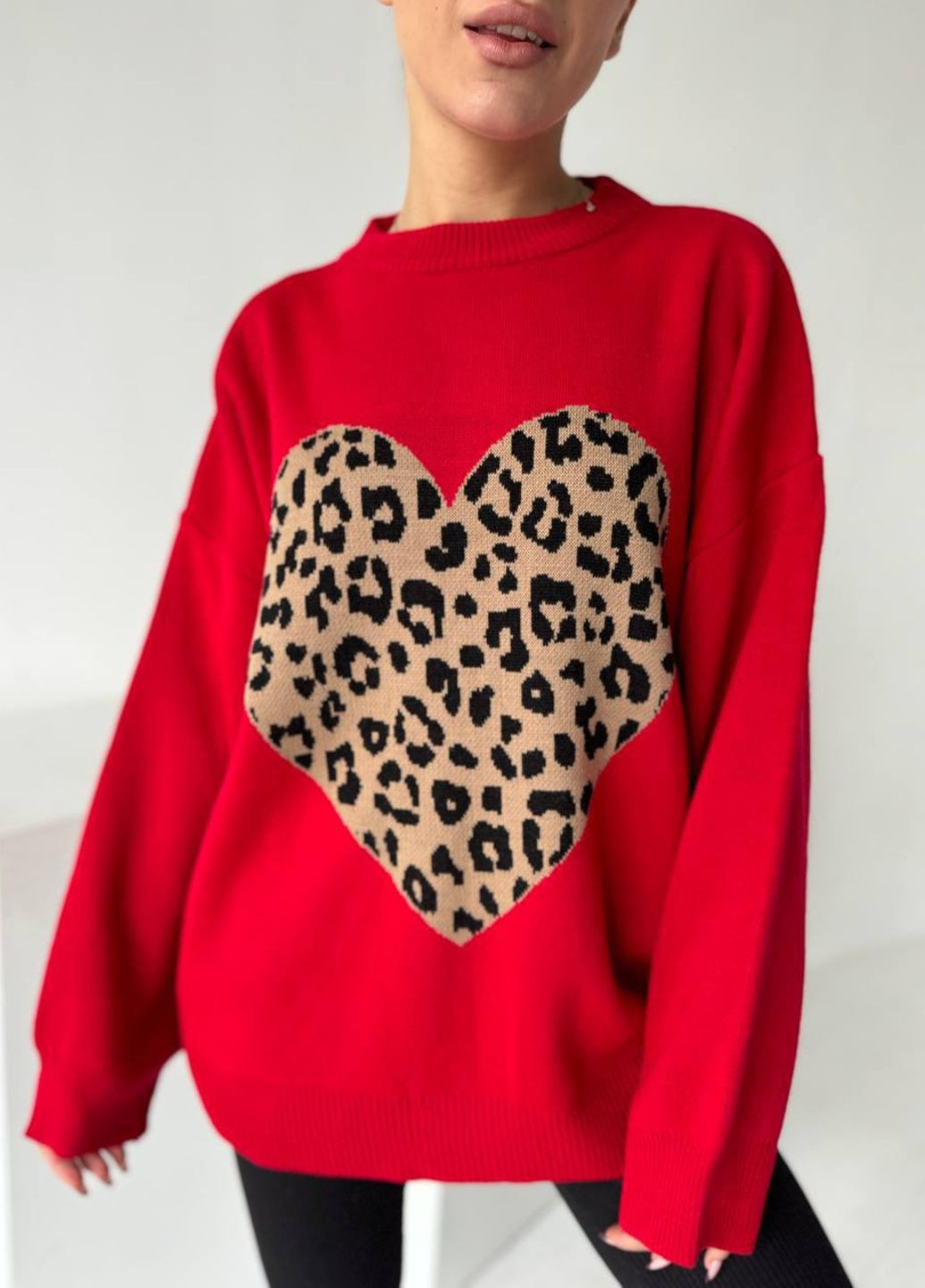 Красный демисезонный изысканный повседневный демисезонный оверсайз свитер с сердечком Allthings