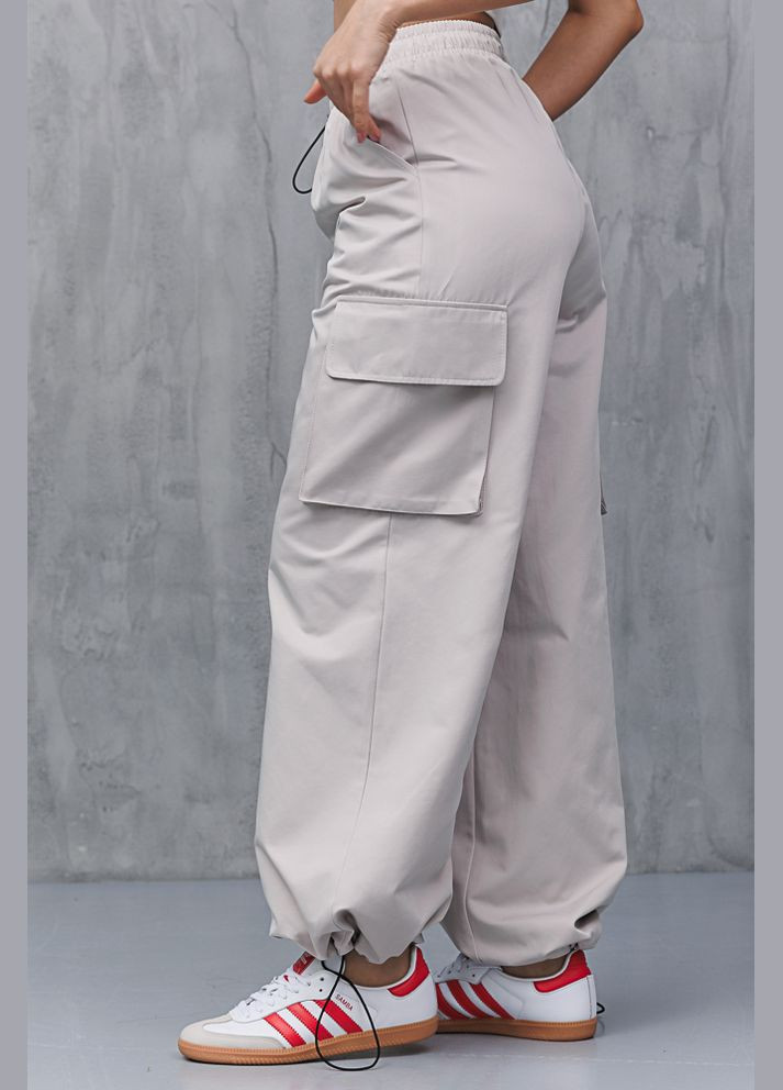 Жіночі штани карго сірі із затяжками внизу Arjen (289842054)
