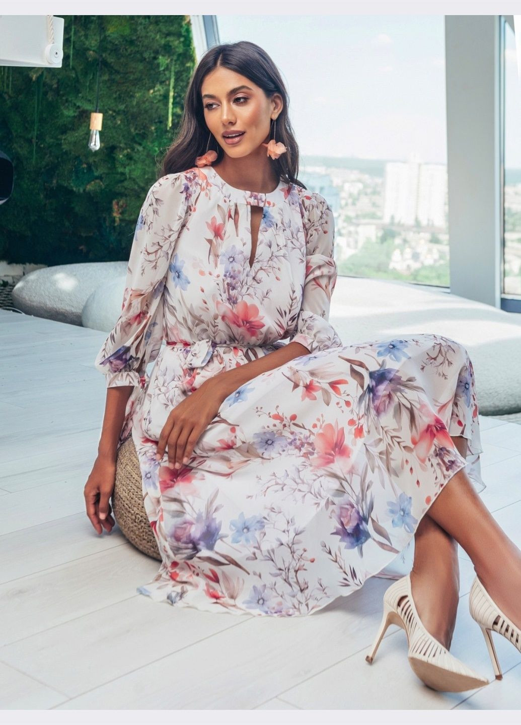 Белое белое платье-миди с цветочным принтом и вырезом Dressa