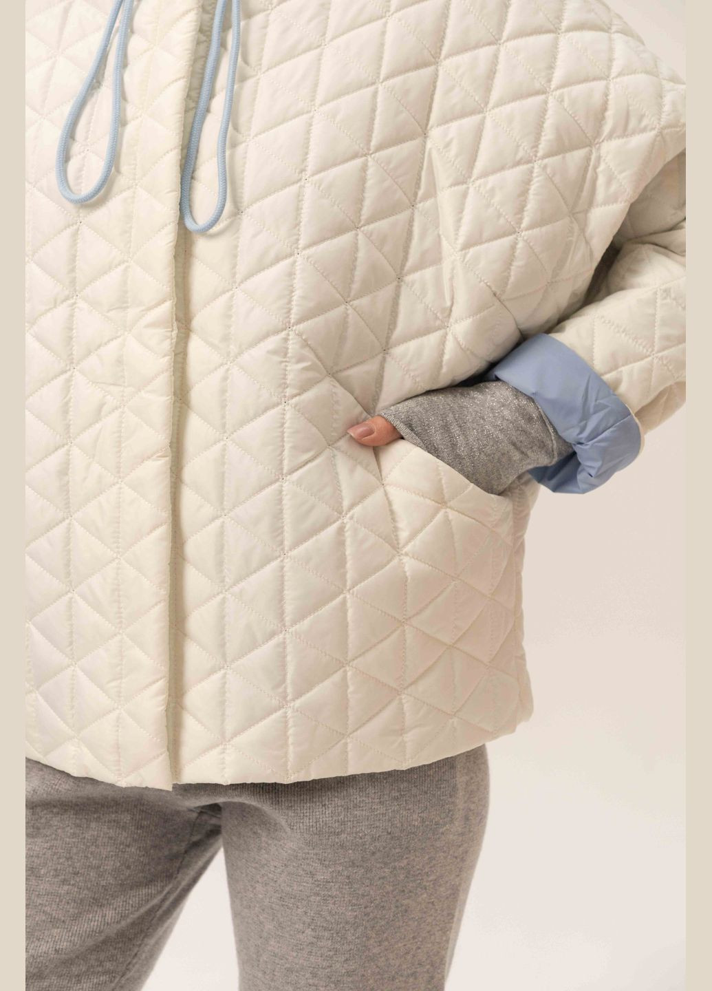 Молочная демисезонная куртка молочный демисезон повседневный Alberto Bini