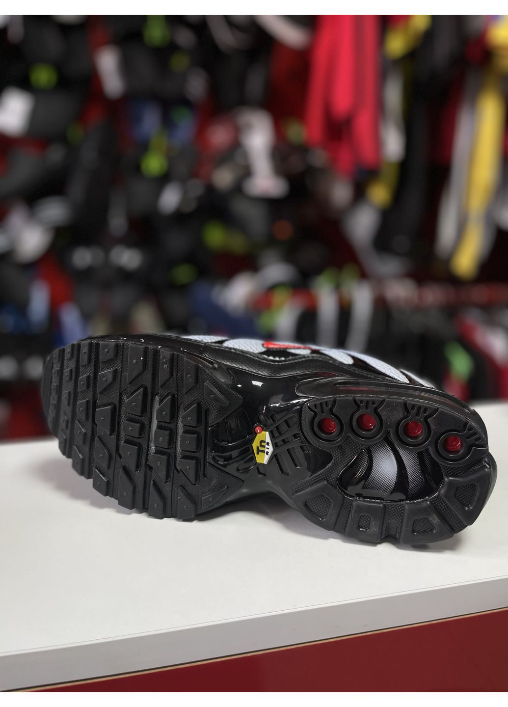 Чорні кросівки air max tn Nike