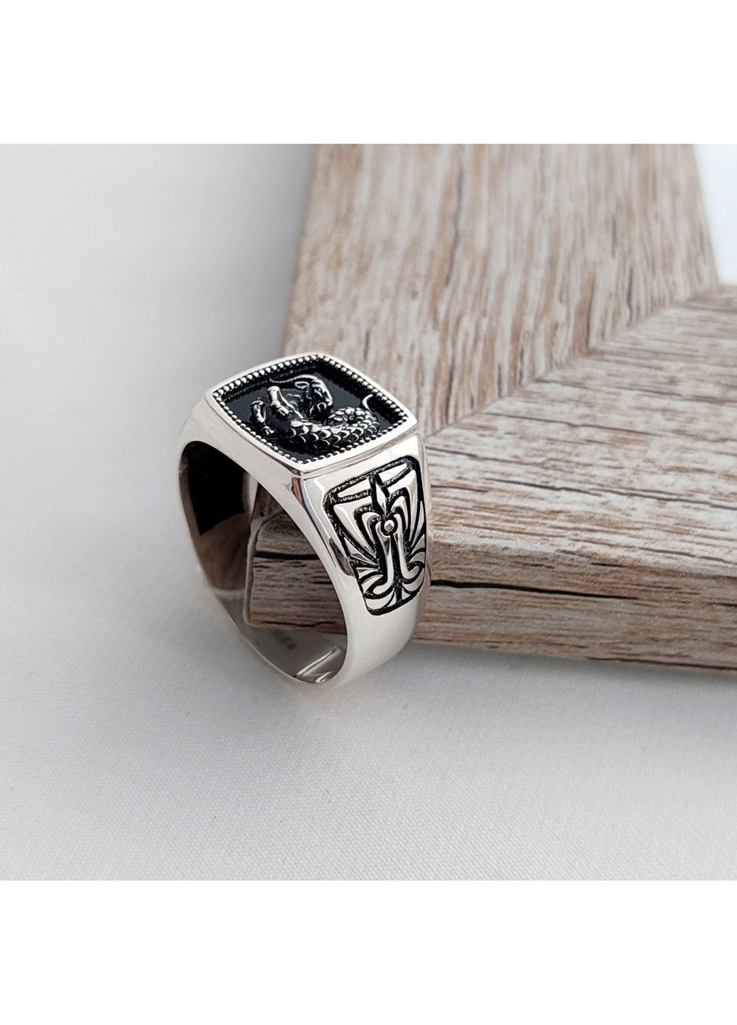 Печать серебряный мужской квадрат с черной эмалью знак зодиака Козерог 520-3Козерог, размер No Brand (358501332)