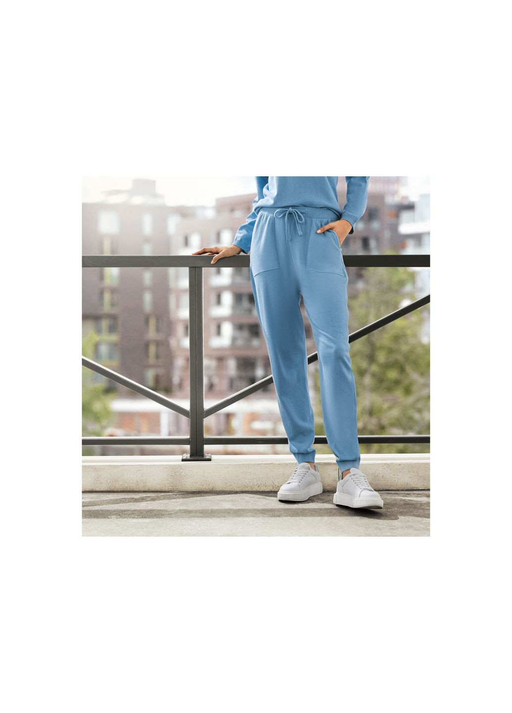 Штани Клеш бавовняні тонкої в'язки для жінки LIDL 364715 блакитний Esmara (338792252)