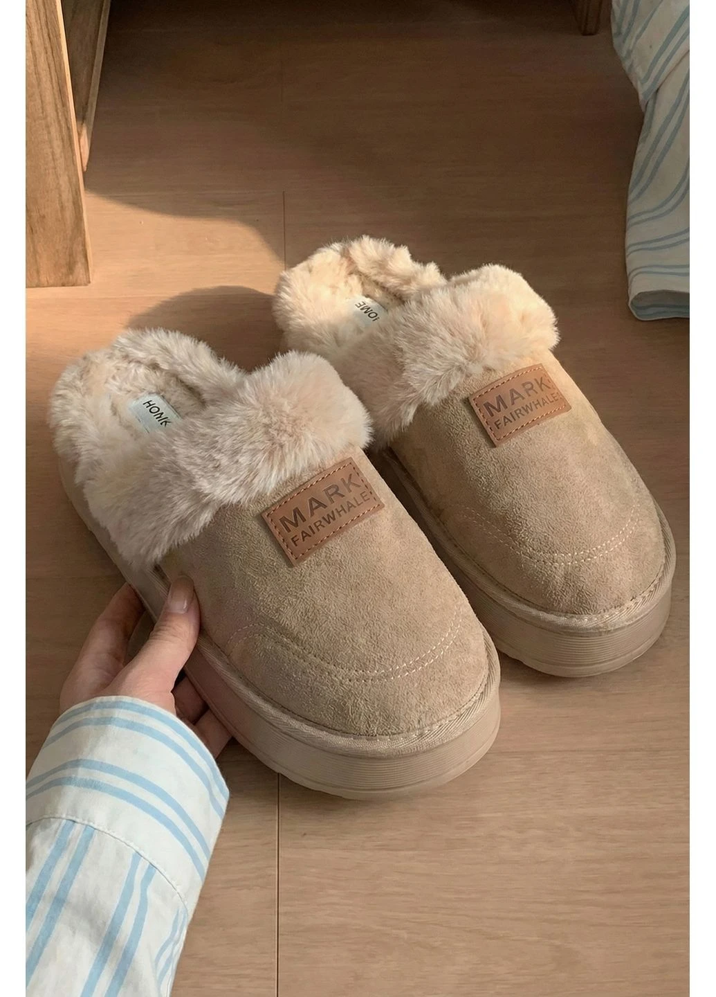 Молочные домашние тапочки женские на меху молочного цвета Let's Shop
