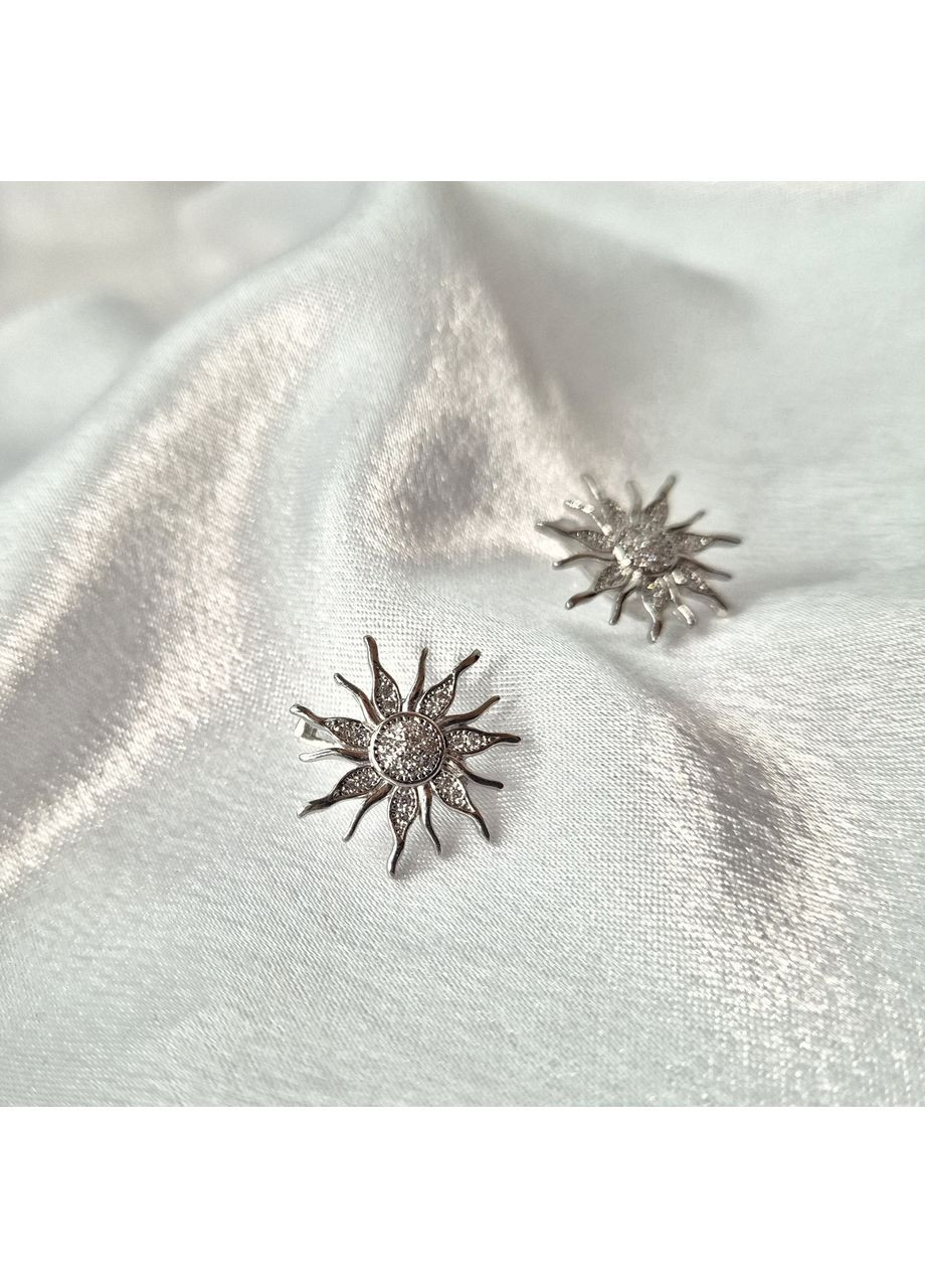 Серебряные серьги Солнце в Белых камнях серебро 925 пробы Родированное 5589р 4.00г No Brand (306741450)