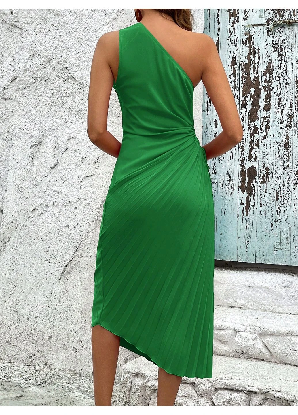 Зеленое платье SHEIN