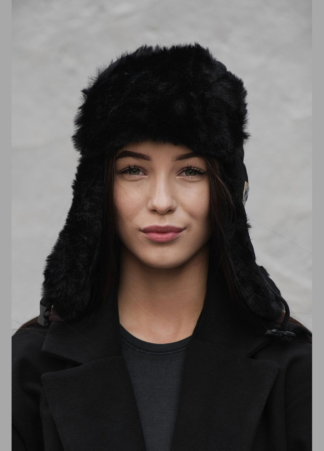 Жіноча хутряна шапка-вушанка чорного кольору Without (316302617)