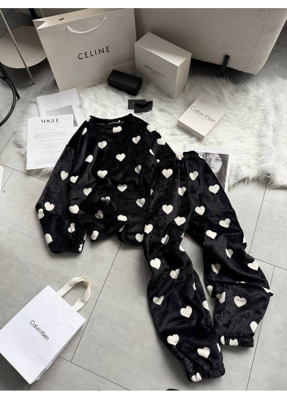 Чорна зимня жіноча тепла піжама з махри: світшот та штани з сердечками світшот + брюки MonCher