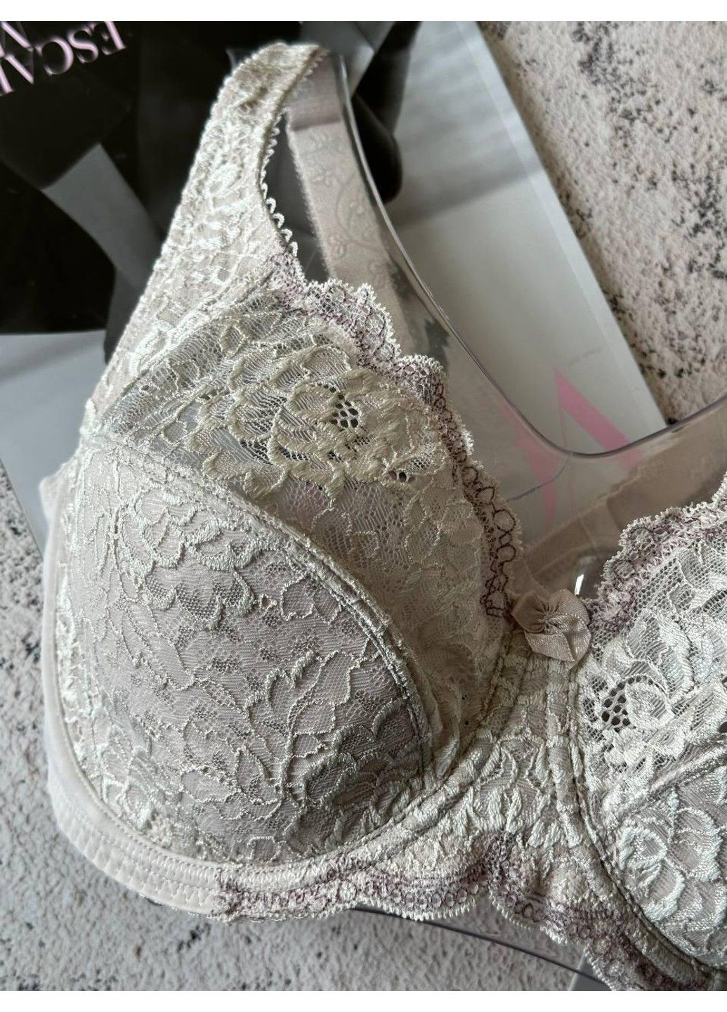 Бежевий бюстгальтер на чашку e бежевий Acousma