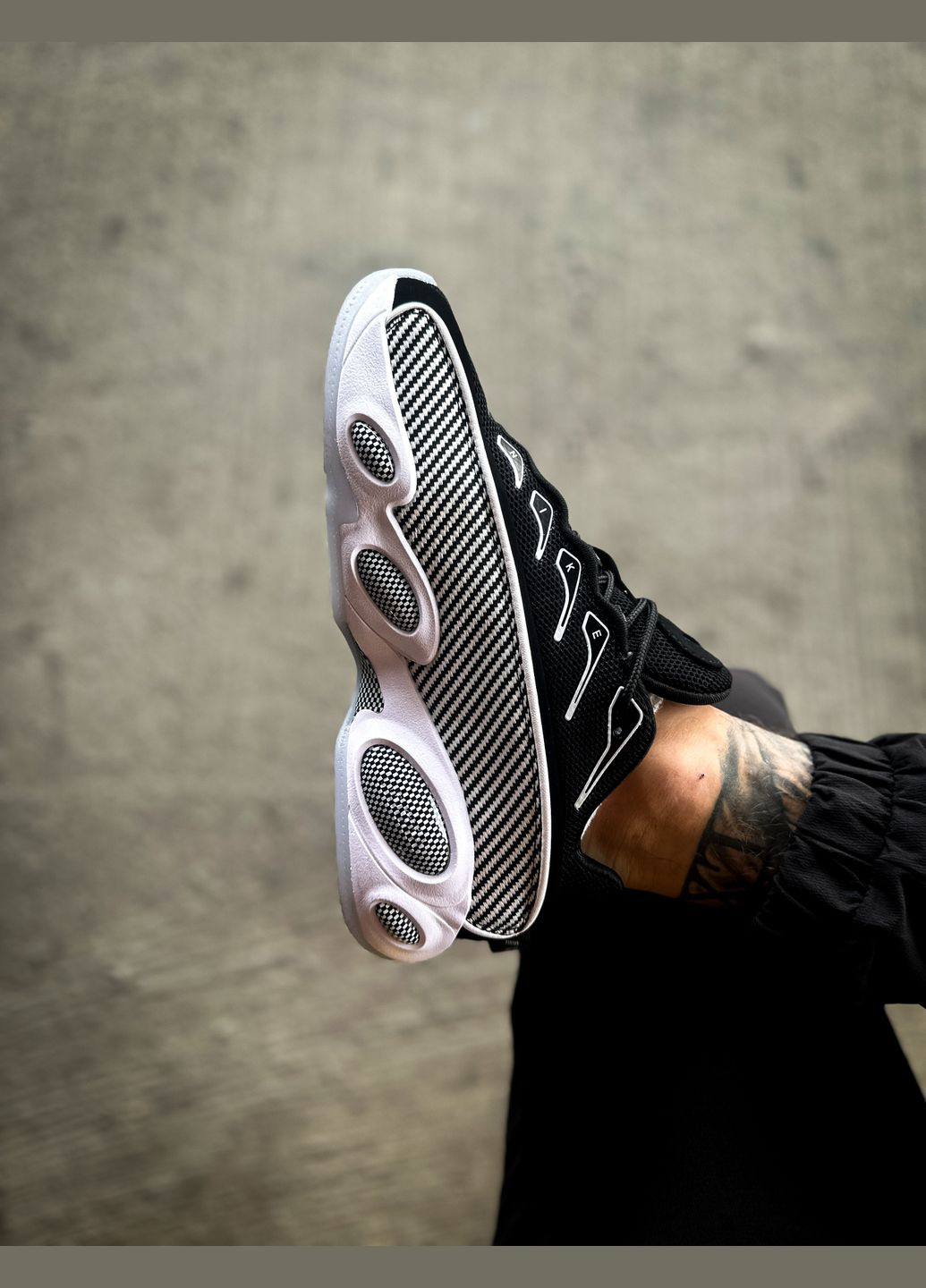 Черно-белые всесезонные кроссовки мужские nike nocta glide drake black white найк х нокта дрейк глайд черно-белые No Brand