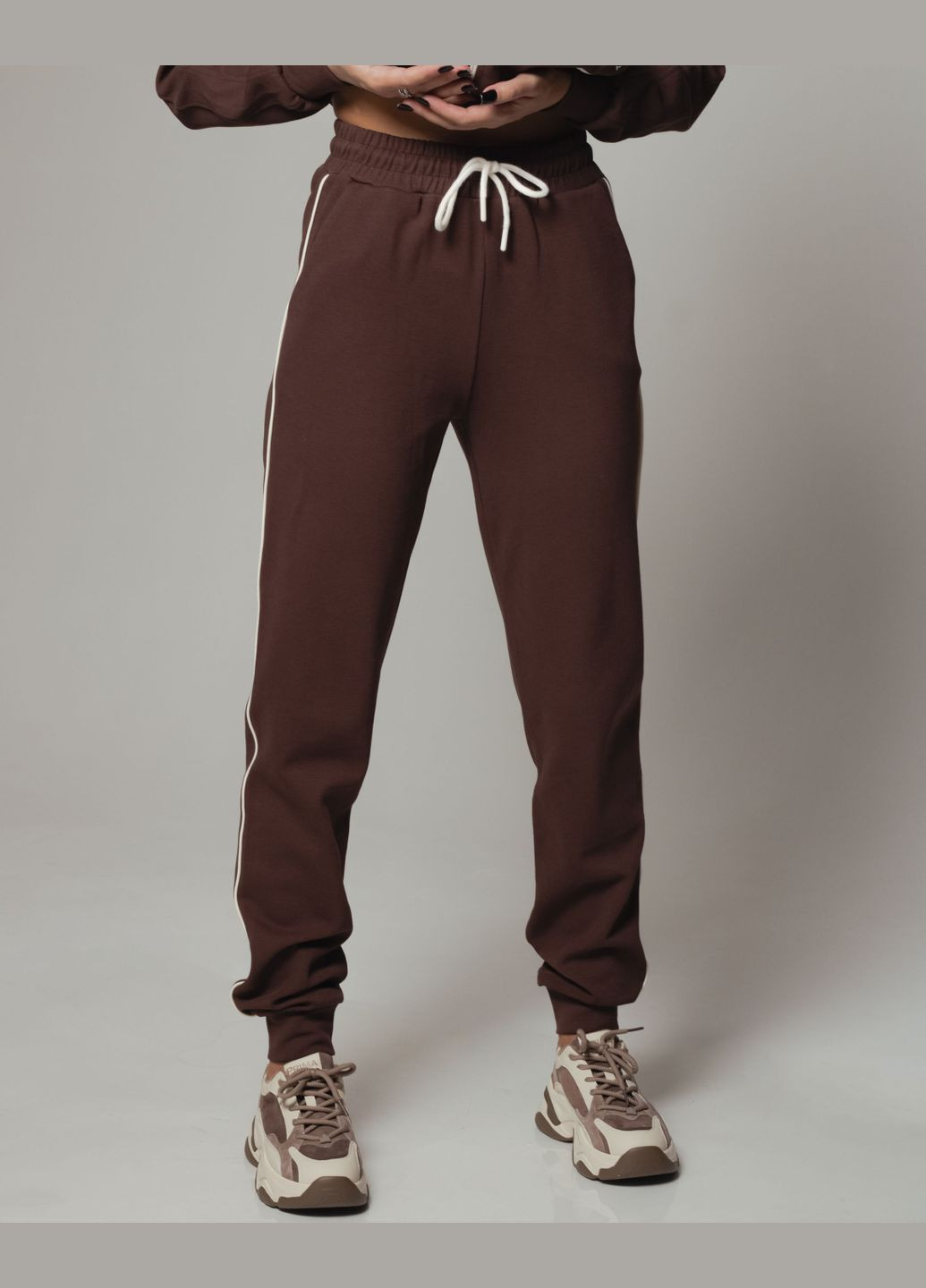 Костюм с жилетом коричневый (жилет, кофта, брюки) Of White (305822746)