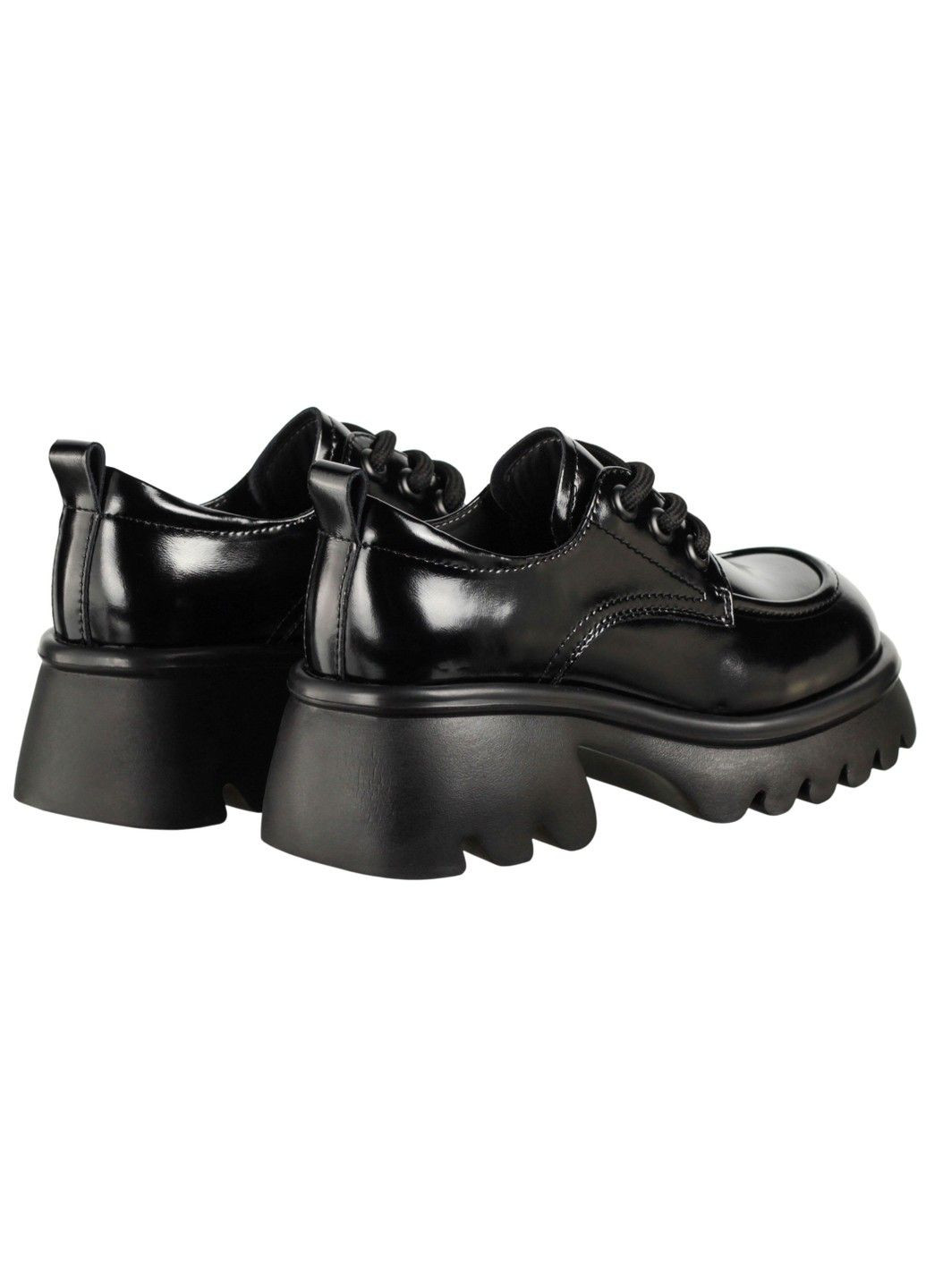 Женские туфли на низком ходу 1100025 Buts на среднем каблуке